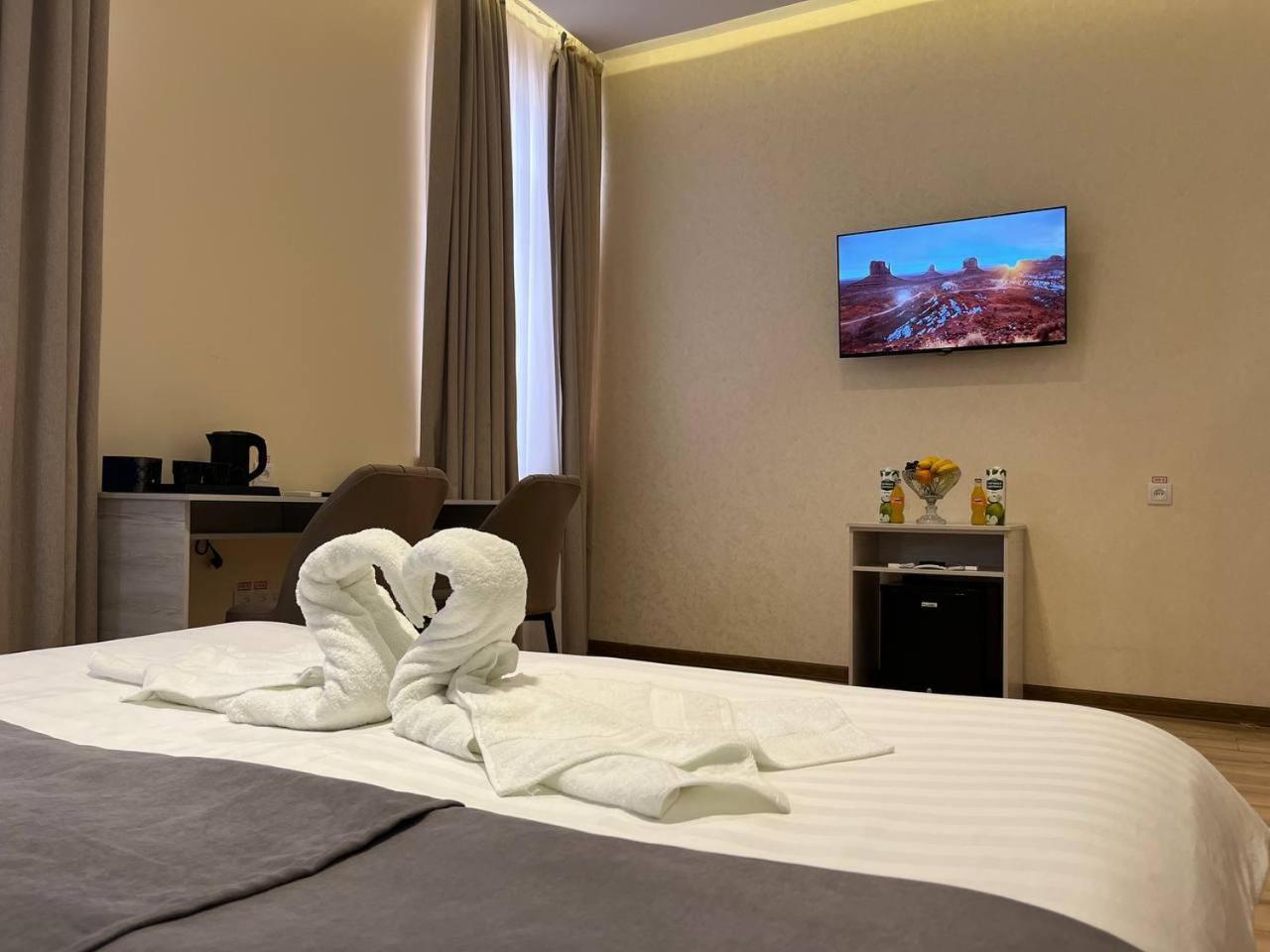 Aks Hotel Tasjkent Eksteriør billede
