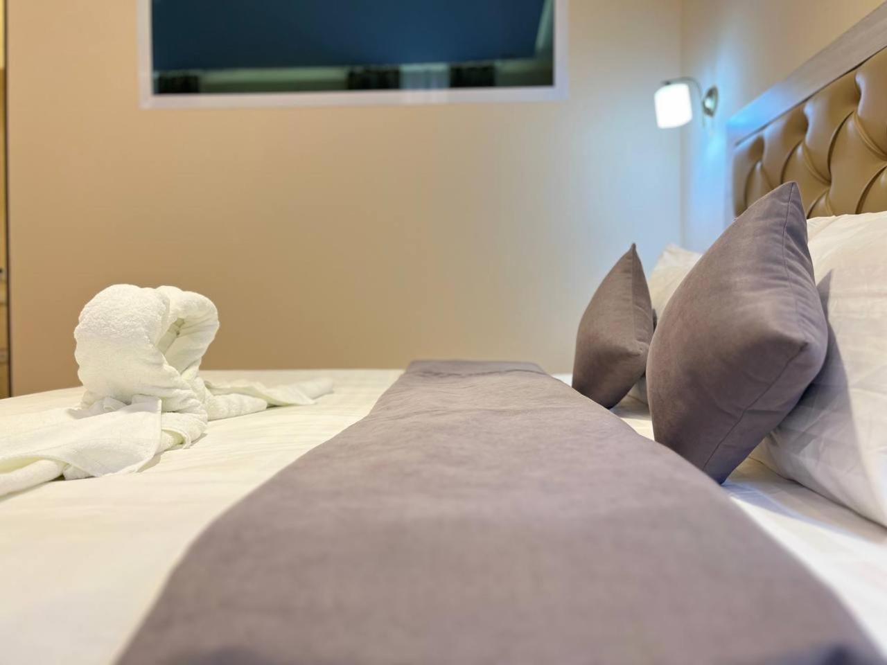 Aks Hotel Tasjkent Eksteriør billede