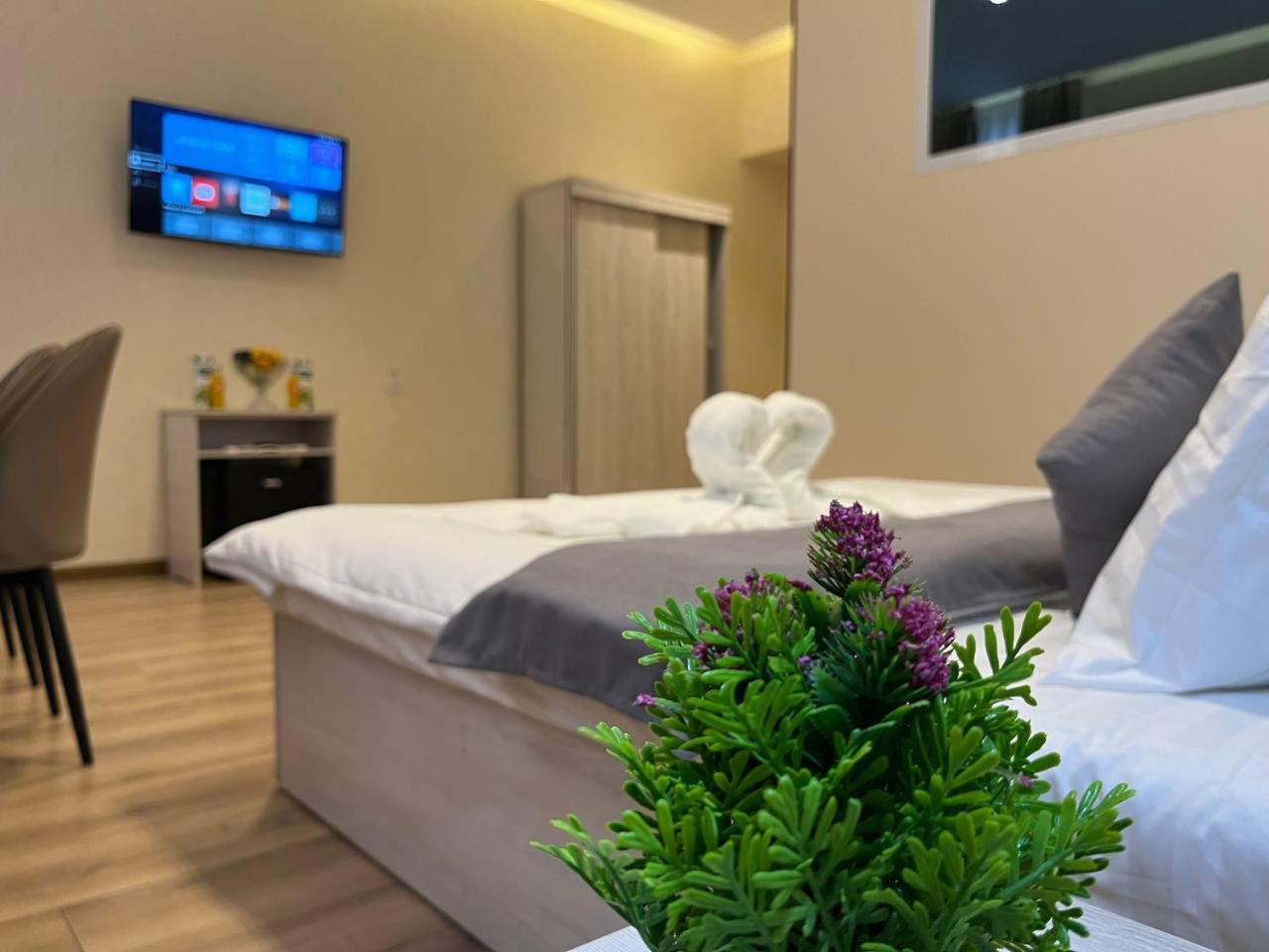 Aks Hotel Tasjkent Eksteriør billede