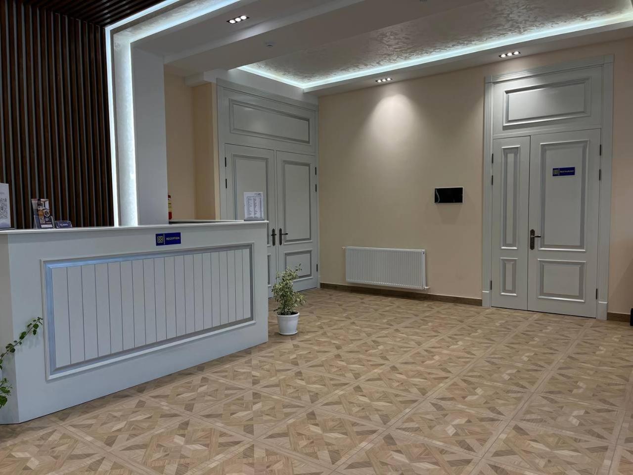 Aks Hotel Tasjkent Eksteriør billede
